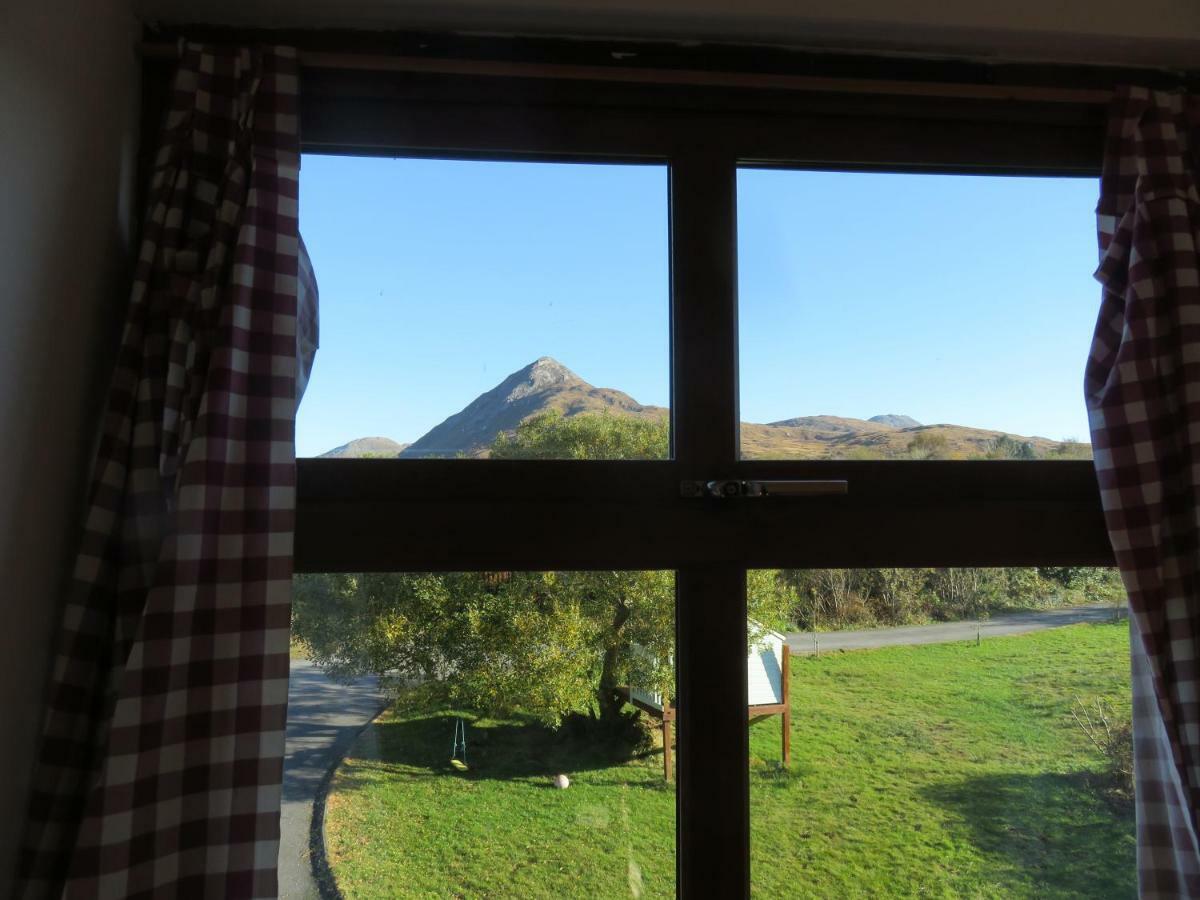 Letterfrack Farm Cottage In Village On A Farm Beside Connemara National Park Exterior foto