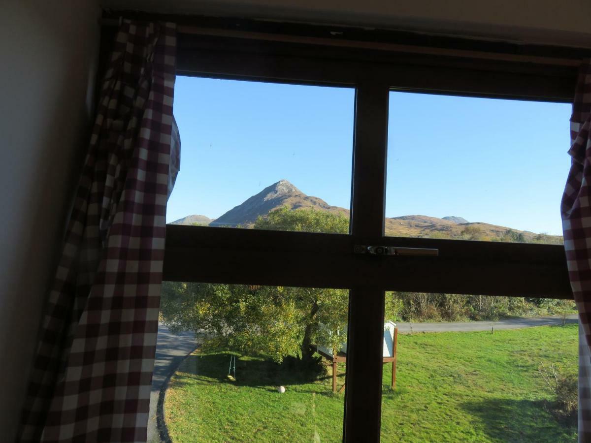 Letterfrack Farm Cottage In Village On A Farm Beside Connemara National Park Exterior foto